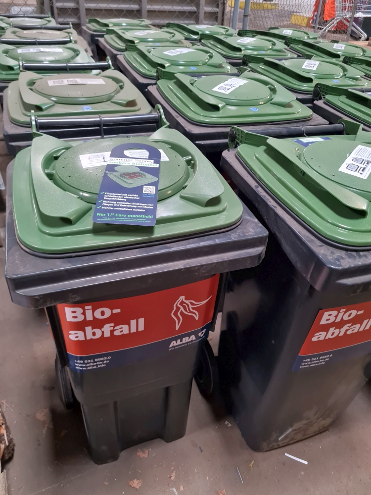 Brunswick bio waste bin with bio filter lid