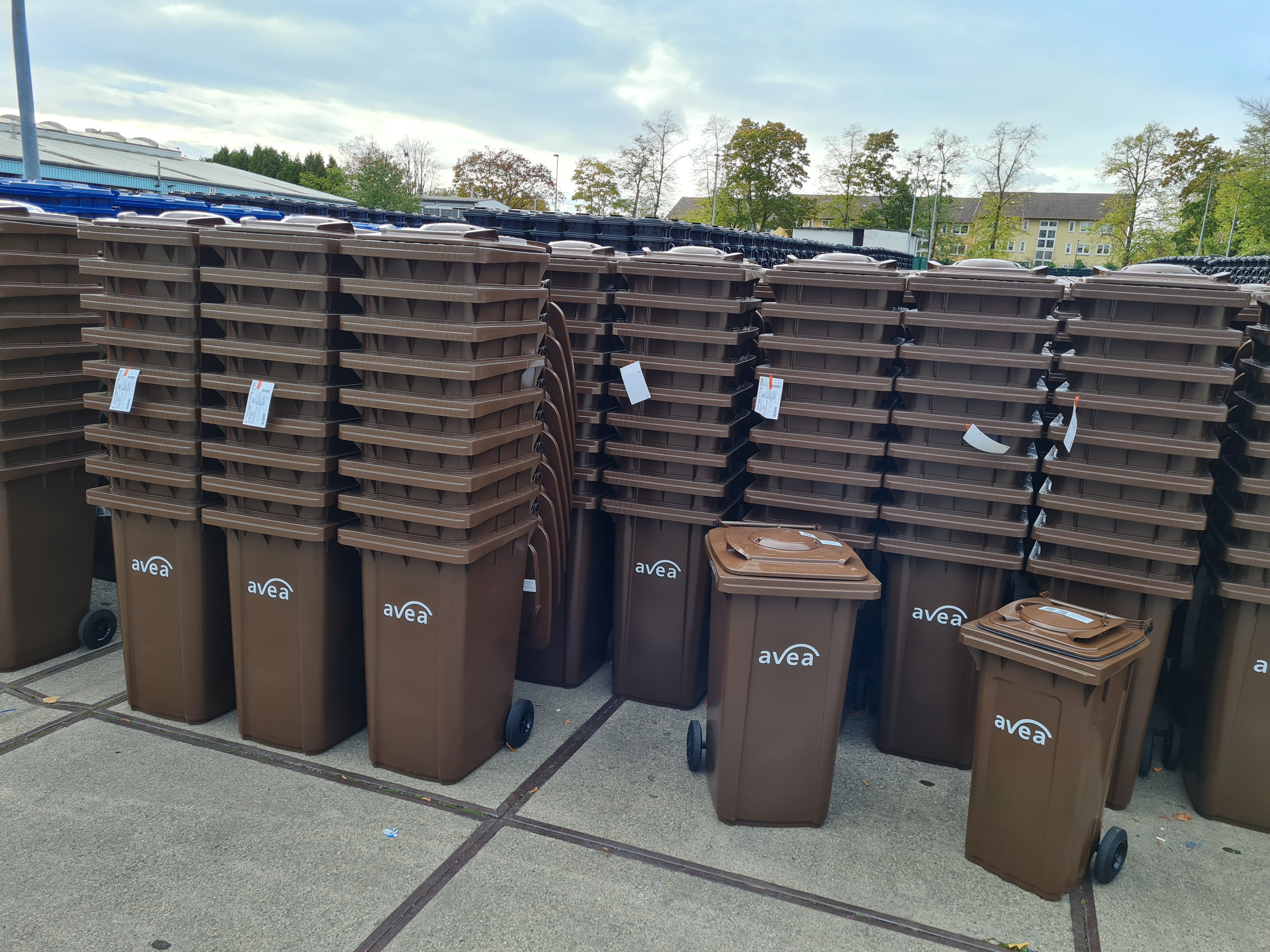 Biowaste garbage bins with biofilter lid at AVEA Leverkusen